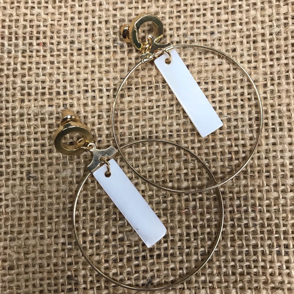 🌴Shell and Gold Hoop Earrings